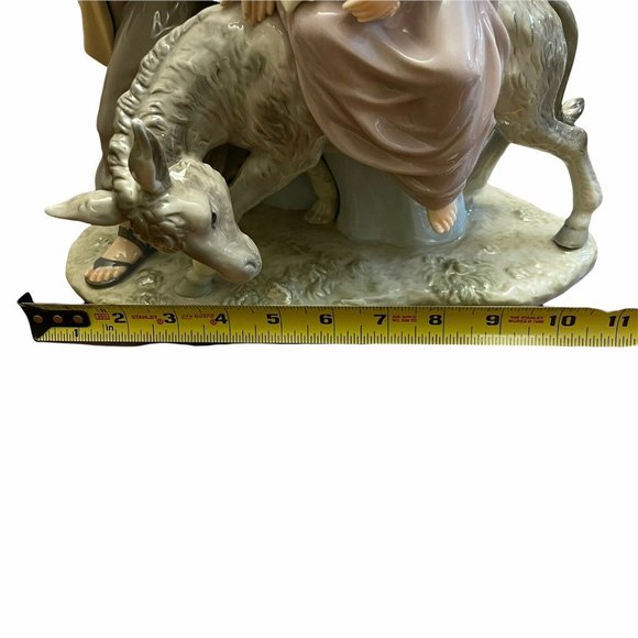 CLASSIC TREASURES Joseph Mary Baby Jesus Sculpture Fine Porcelain NO STAFF/BOX - Picture 10 of 12